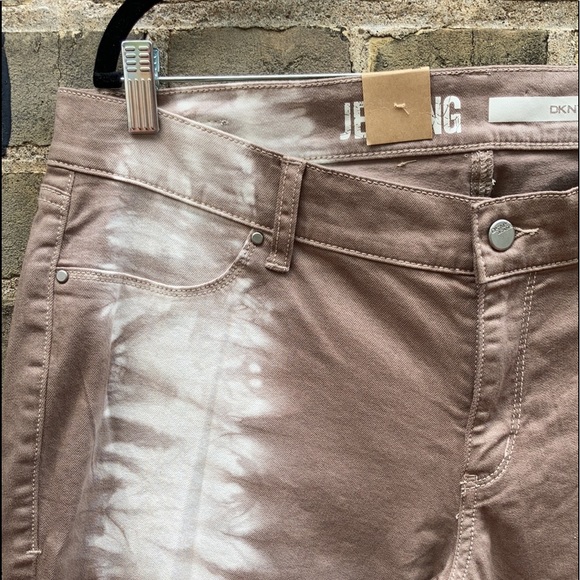 DKNY, NWT Tie Dye, Denim Jegging, Hippie Trail, Jeans, 16W, Plus - Picture 5 of 15